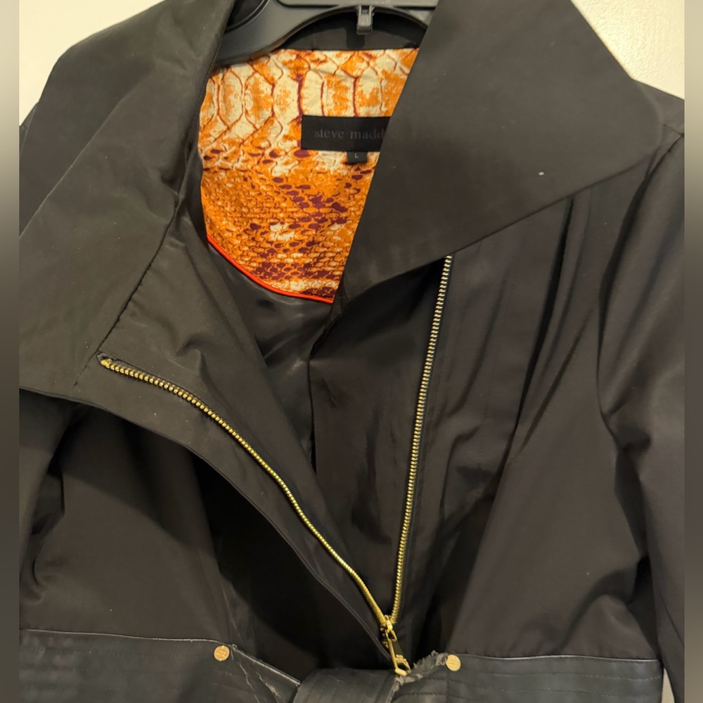 Steve Madden pleated rain coat - Picture 3 of 5